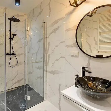 Appartamento Bright Sun Seasons 24 In Close To The With Parking And Balcony By Renters